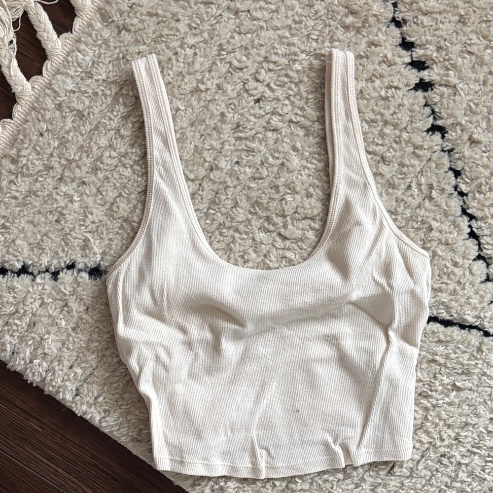 PacSun Neutral Ribbed Scoop Cropped Tank